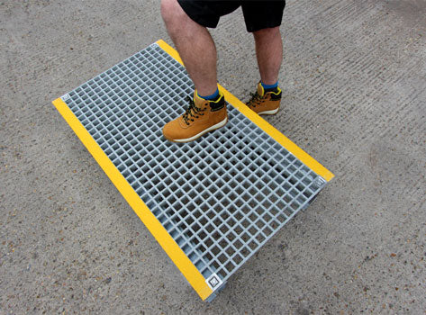 Heavy Duty Step Over Anti Slip Platform for Pipe & Cables – Durable GRP Grating, Safe Access for Indoor/Outdoor Use