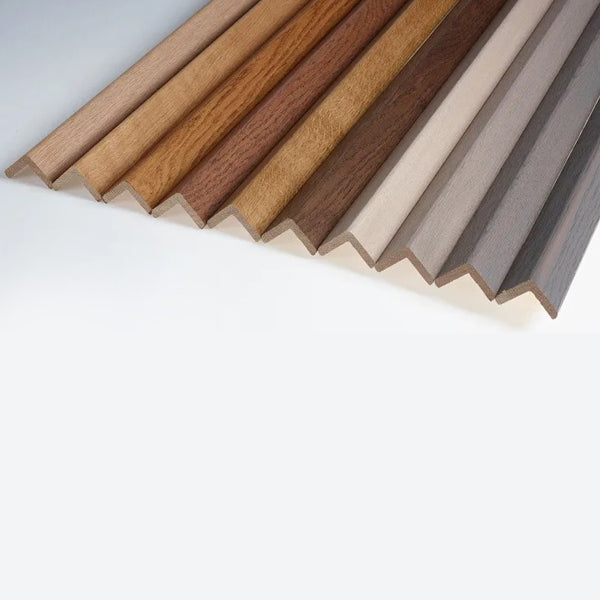 21 x 21mm Solid Oak Cushion Corner Moulding for Steps and Stairs