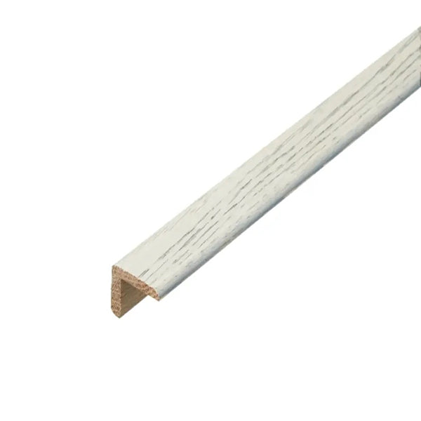 21 x 21mm Solid Oak Cushion Corner Moulding for Steps and Stairs