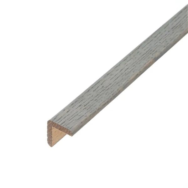 21 x 21mm Solid Oak Cushion Corner Moulding for Steps and Stairs